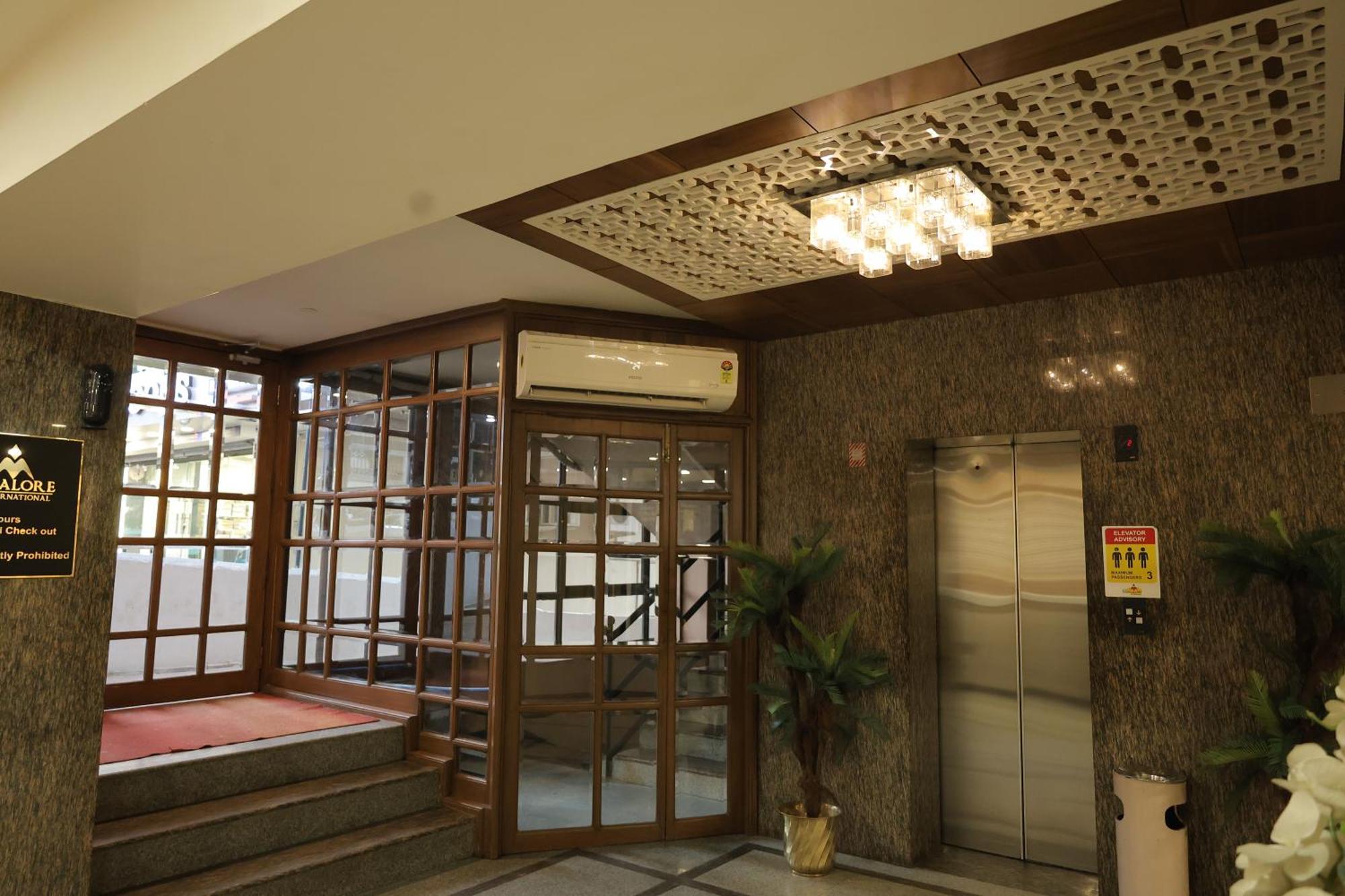 Hotel Mangalore International Eksteriør bilde