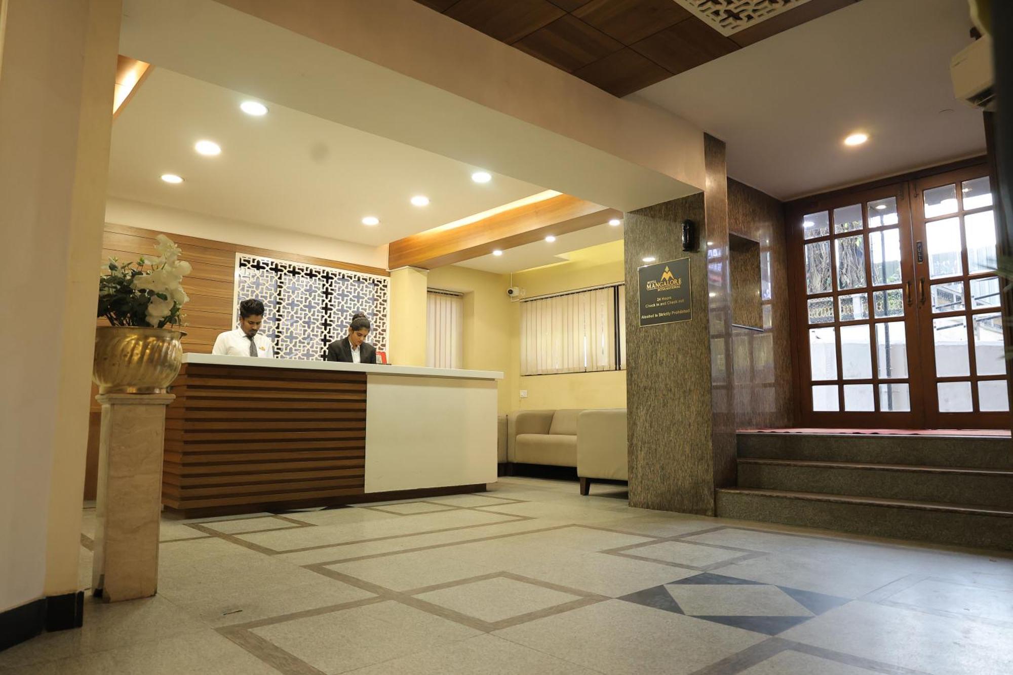 Hotel Mangalore International Eksteriør bilde