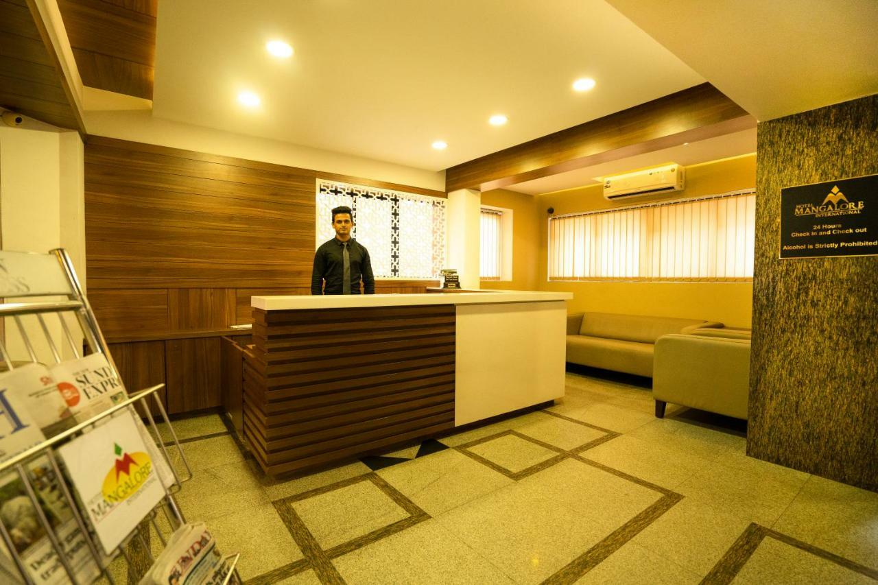 Hotel Mangalore International Eksteriør bilde
